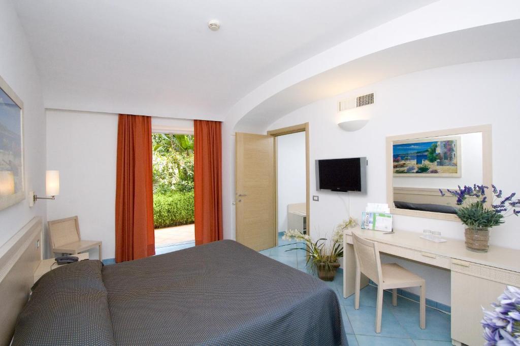 Park Hotel Terme Michelangelo Lacco Ameno  Zimmer foto
